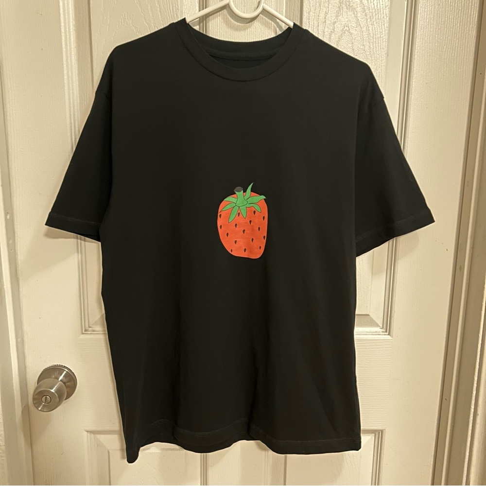 8ON8 Unisex strawberry Tee sizeS